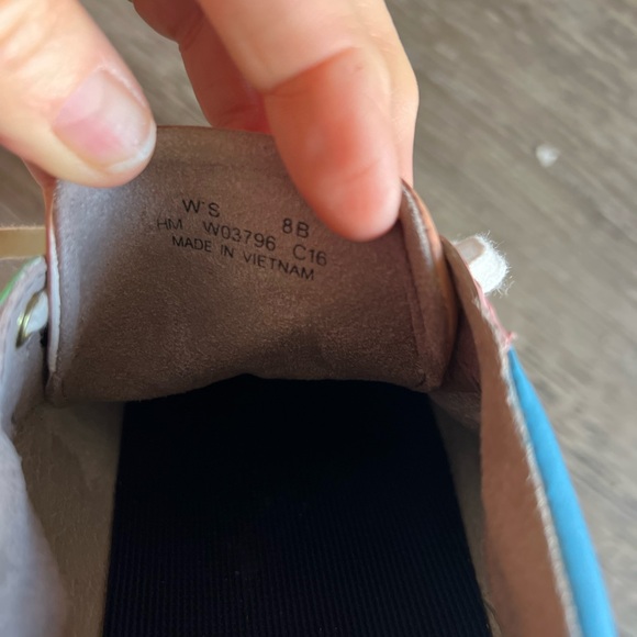 Unique Cole Haan leather Sneaker with Paw Prints. Women’s size 8 - Picture 11 of 13